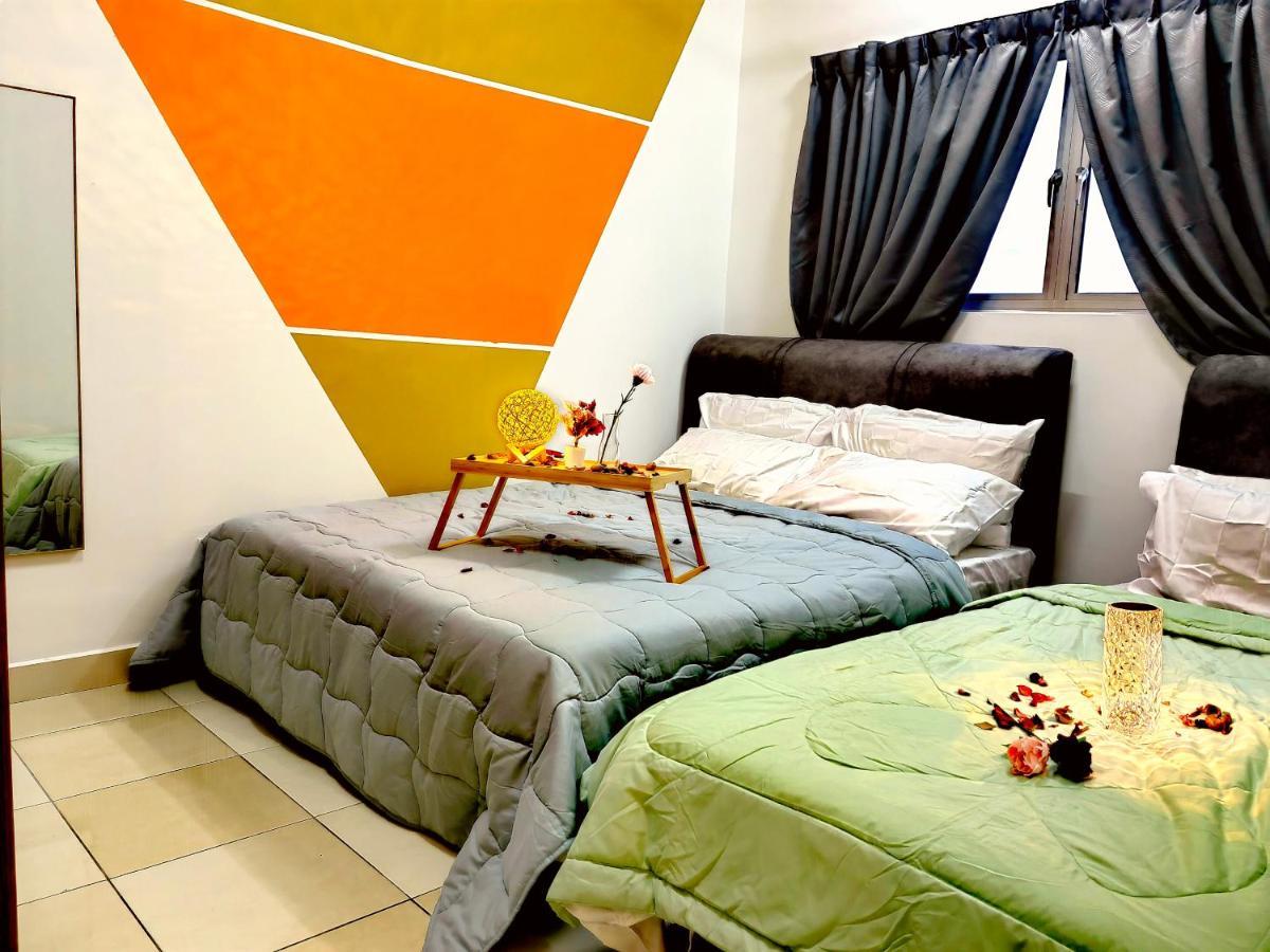 Alanis Residence 7 Pax @ Sepang Klia Kota Warisan Exterior photo